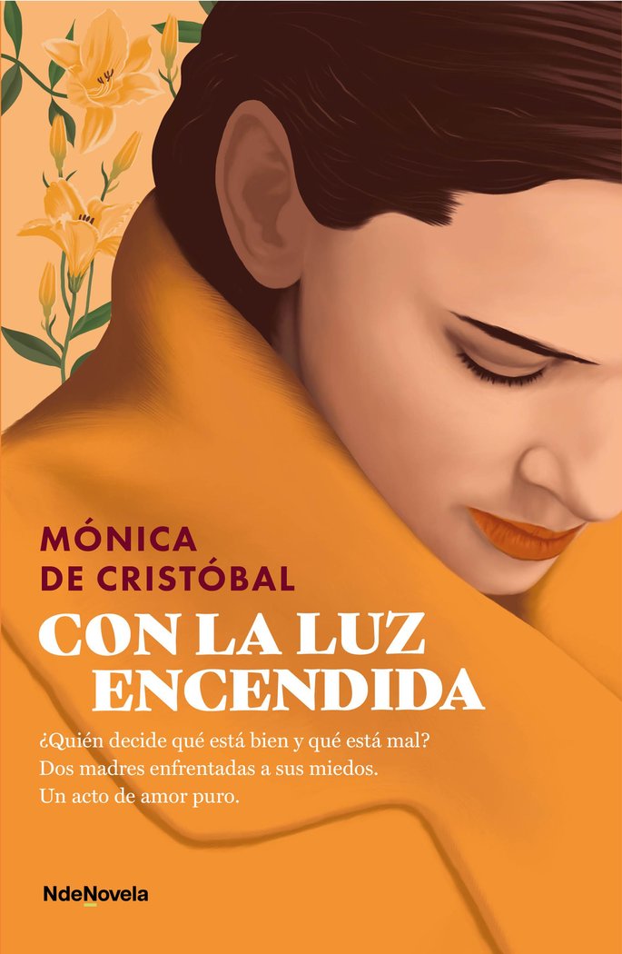 CON LA LUZ ENCENDIDA, de CRISTOBAL, MONICA DE | portada del libro