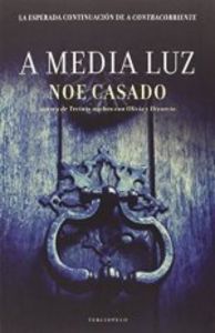 A media luz, de Casado | portada del libro