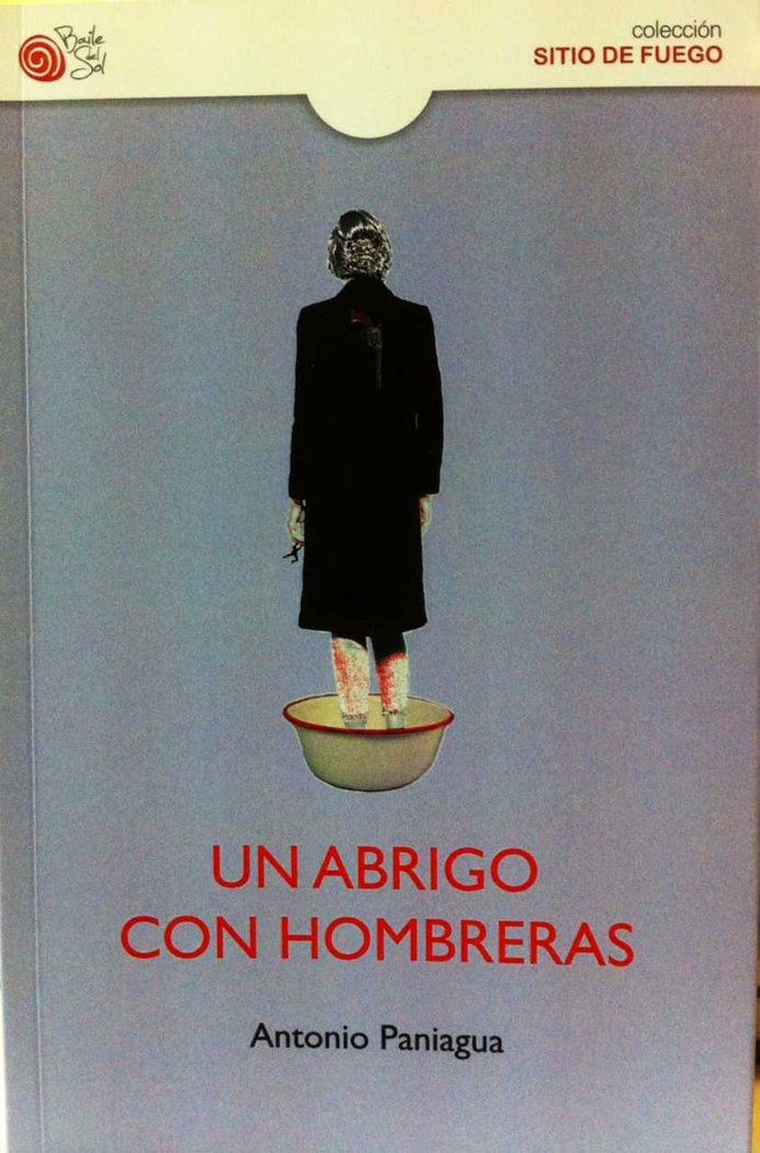 UN ABRIGO CON HOMBRERAS, de PANIAGUA | portada del libro