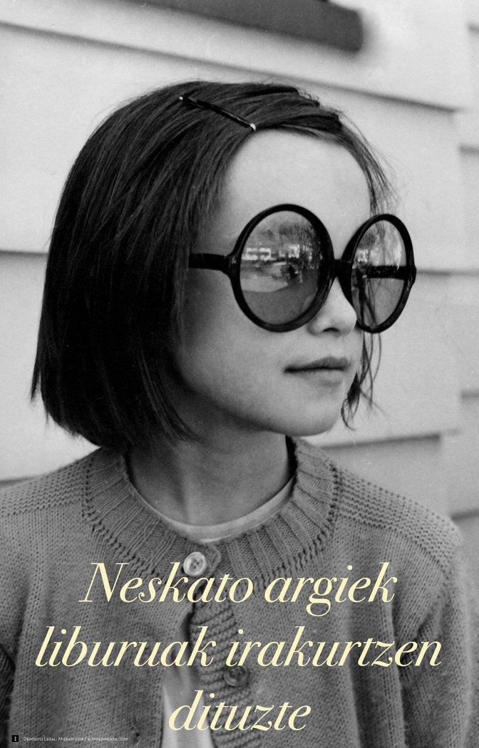 CARTEL NESKATO ARGIEK LIBURUAK IRAKURTZEN DITUZTE - EUS | portada del libro