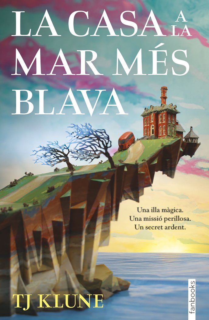 LA CASA A LA MAR MES BLAVA, de KLUNE, T.J. | portada del libro