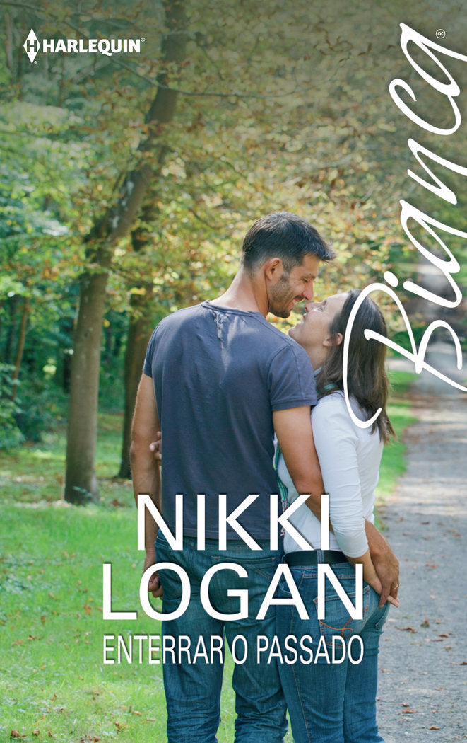 Enterrar o passado, de LOGAN, NIKKI | portada del libro
