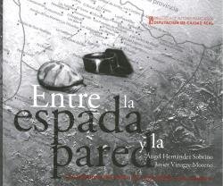 Entre la espada y la pared, de Hernández Sobrino, Ángel | portada del libro