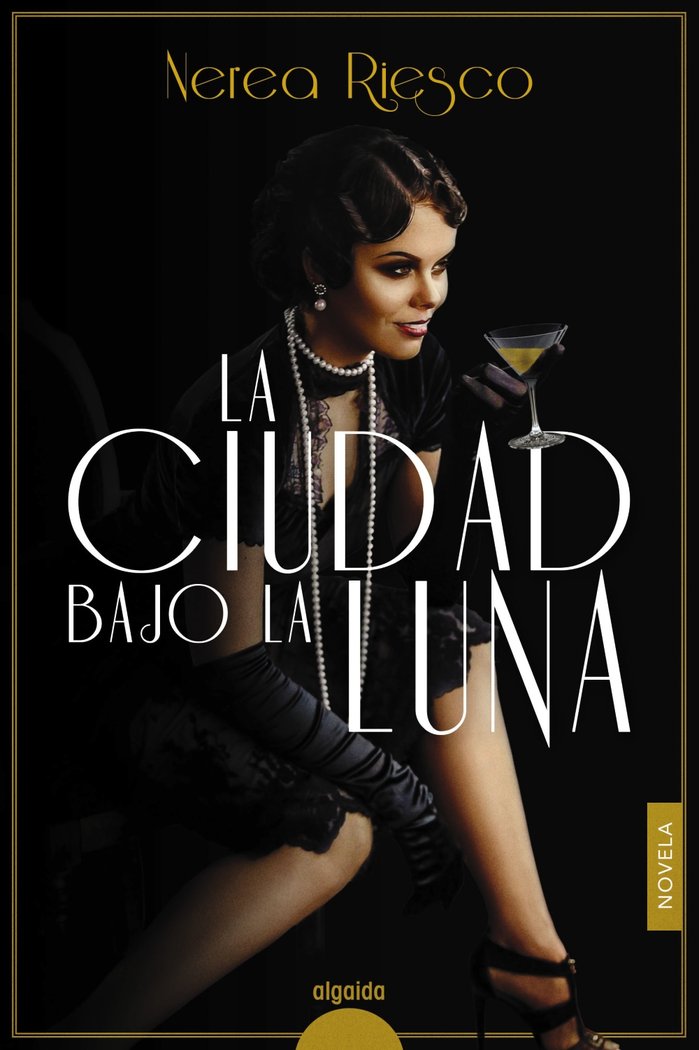 La ciudad bajo la luna, de RIESCO, NEREA | portada del libro