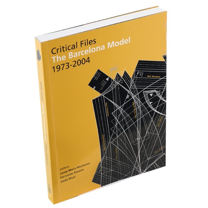 Critical files, de AA.VV. | portada del libro