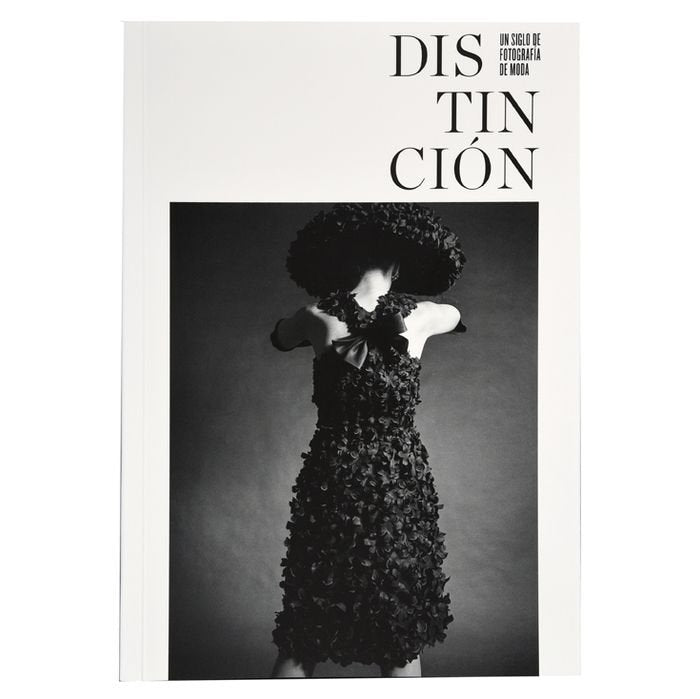 Distinción. Un siglo de fotografía, de Naranjo Niño | portada del libro