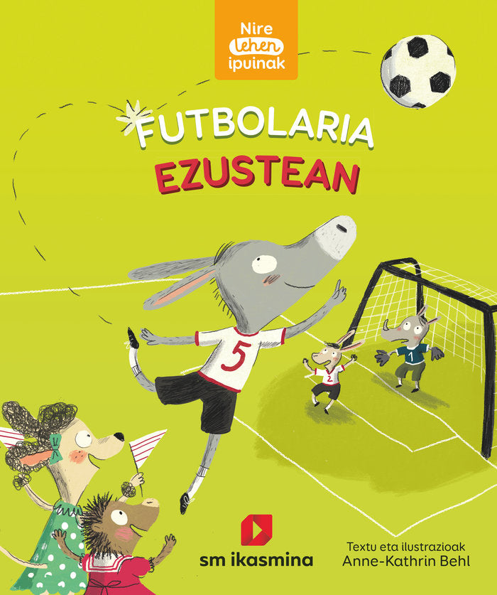 Futbolaria ezustean, de BEHL, ANNE-KATHRIN | portada del libro