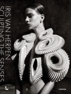 Iris van Herpen, de CLOE PITIOT | portada del libro