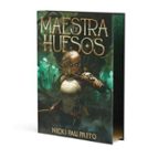 MAESTRA DE HUESOS, de NICKI PAU PRETO | portada del libro