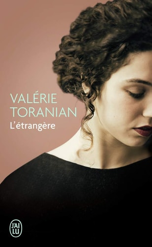 'ETRANGERE, de Valérie Toranian | portada del libro