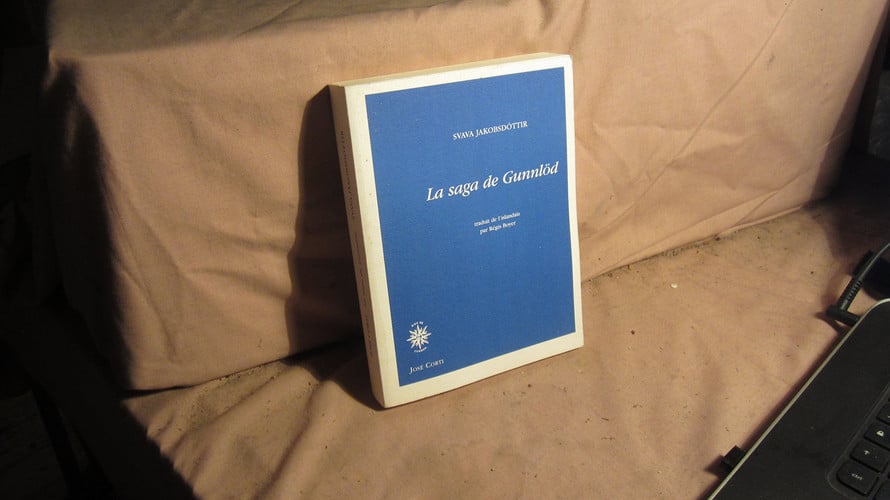LA SAGA DE GUNNLOD, de SVAVA JAKOBSDOT | portada del libro