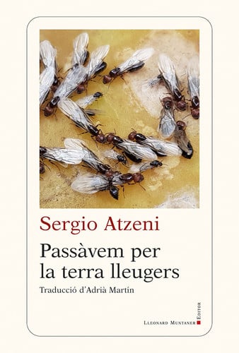 PASSAVEM PER LA TERRA LLEUGERS, de ATZENI | portada del libro