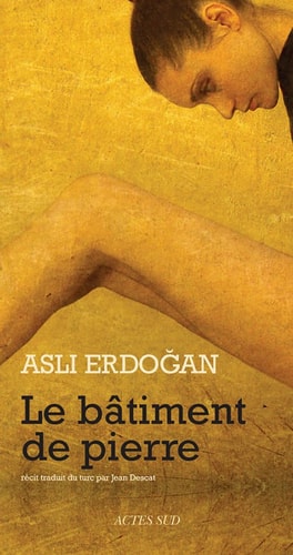 LE B¶TIMENT DE PIERRE, de Aslı Erdoğan | portada del libro