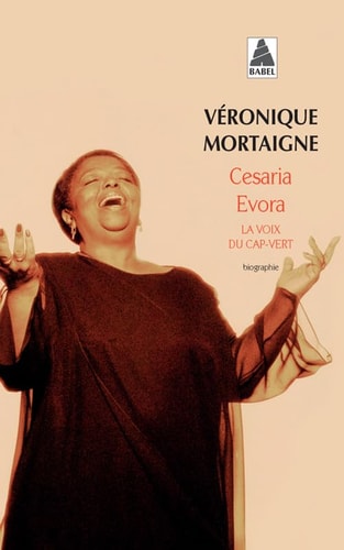 CESARIA EVORA, de Véronique Mortaigne | portada del libro