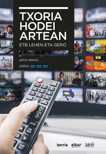 Txoria hodei artean, de URKIZU | portada del libro