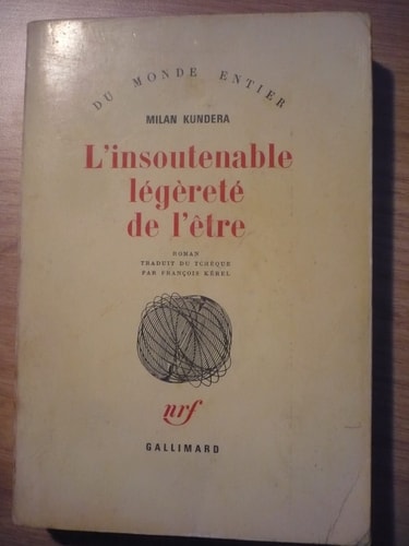L'INSOUTENABLE LEGERETE DE L'ETRE, de Kundera | portada del libro