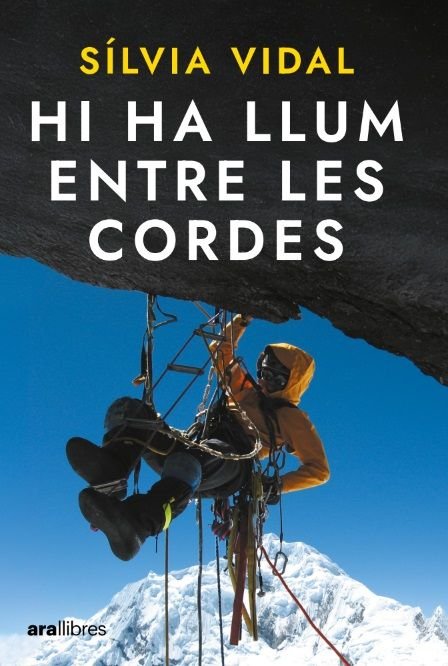 HI HA LLUM ENTRE LES CORDES, de VIDAL MARTI | portada del libro