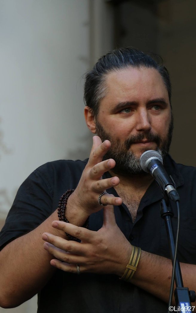 Tratar de ser catarata cayendo hacia arriba, de Muñoz, Jaume | portada del libro