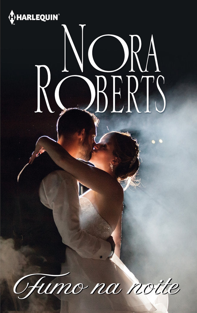 Fumo na noite, de ROBERTS, NORA | portada del libro