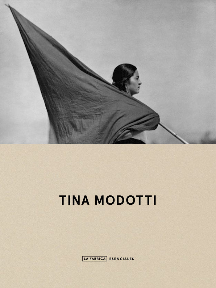 Tina Modotti. Esenciales, de MODOTTI | portada del libro