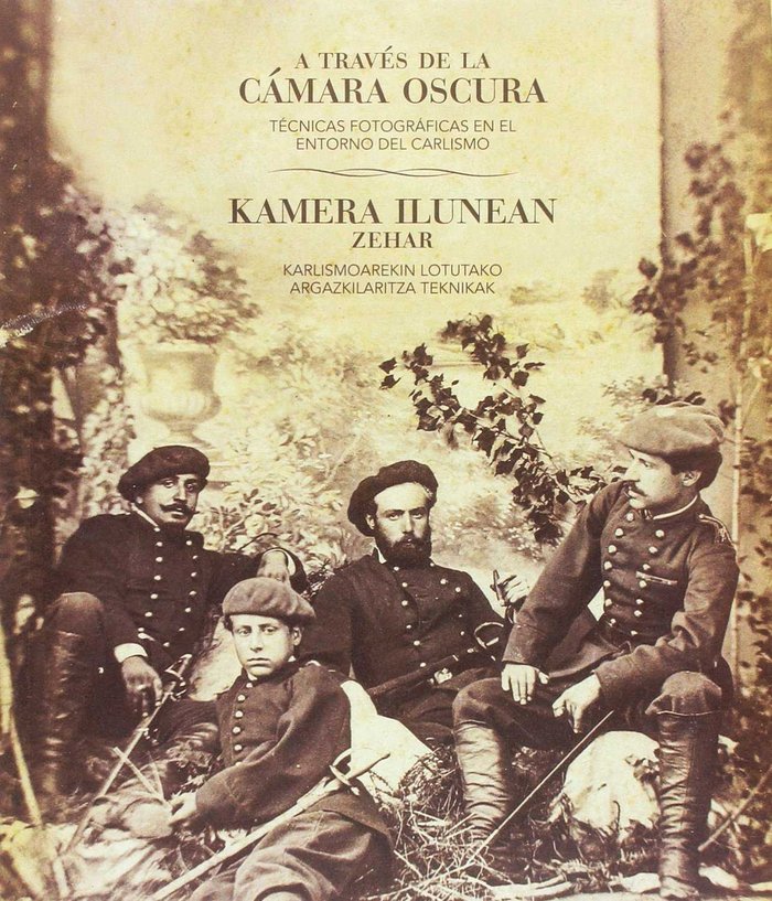 A través de la cámara oscura / Kamera ilunean zehar, de Asunción Domeño Martínez de Morentin | portada del libro