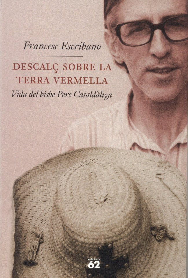 Descalç sobre la terra vermella., de Escribano | portada del libro