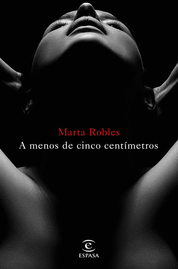 A menos de cinco centímetros, de Robles | portada del libro