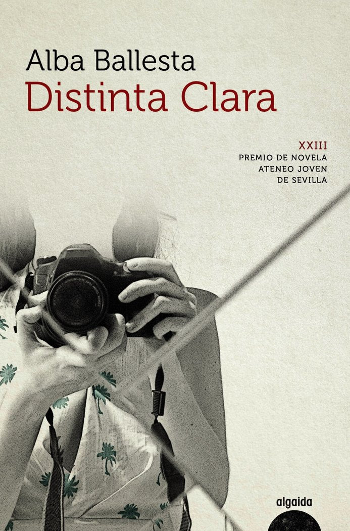 Distinta Clara, de Ballesta, Alba | portada del libro