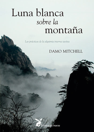 LUNA BLANCA SOBRE LA MONTAÑA | portada del libro