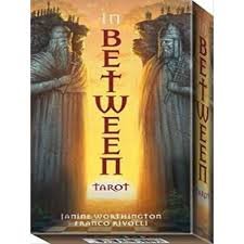 IN BETWEEN TAROT | portada del libro