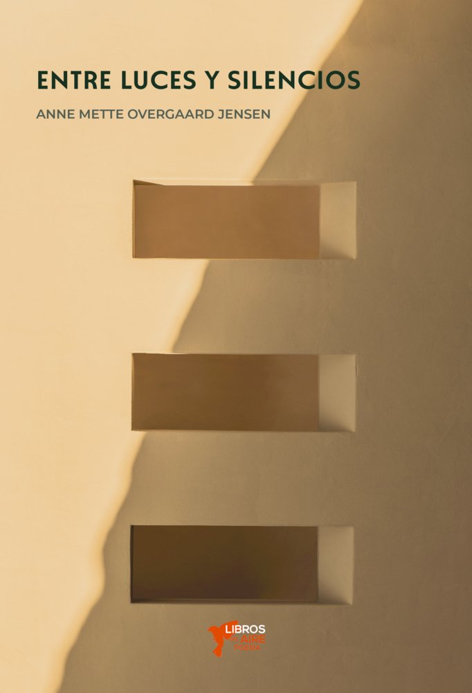 ENTRE LUCES Y SILENCIOS, de OVERGAARD JENSEN, ANNE METTE | portada del libro